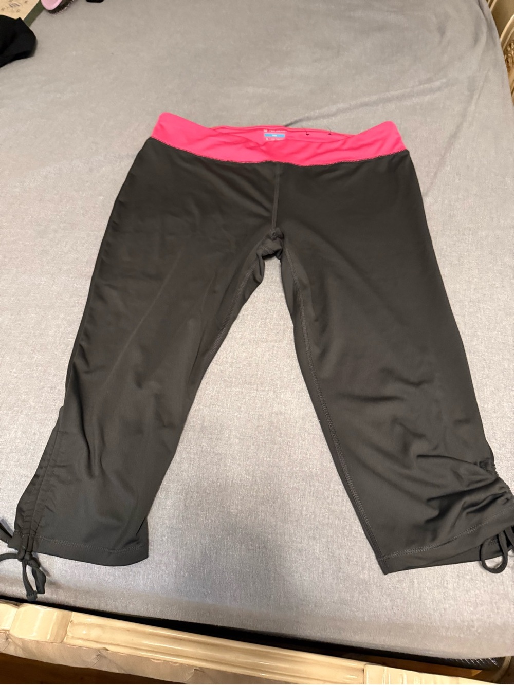 tek gear Black Capri Leggings with Hot Pink Waistband
